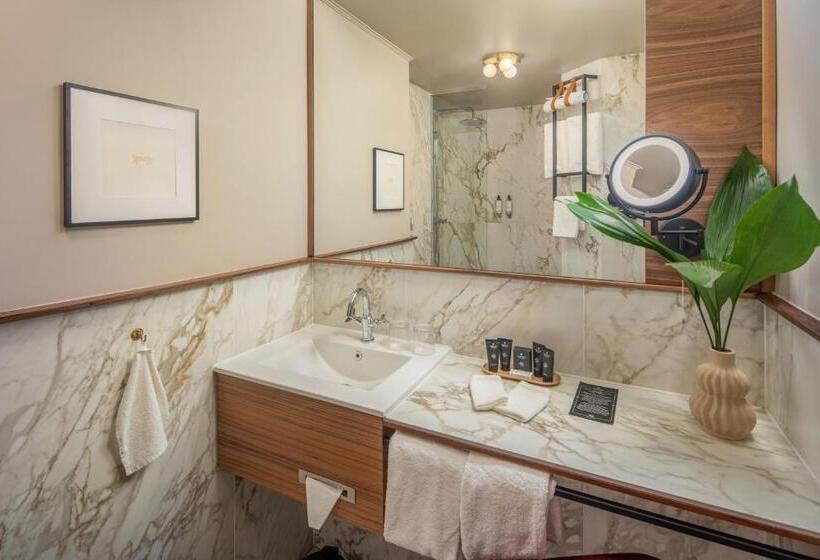 Люкс Superior, Queen S Court Hotel & Residence