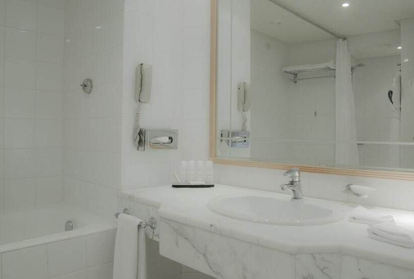带露台的高档房间, Radisson Blu Palace Resort & Thalasso, Djerba