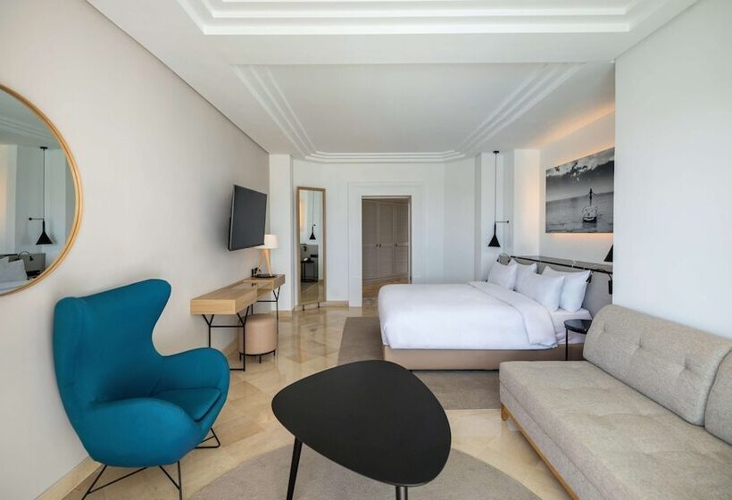 带露台的高档房间, Radisson Blu Palace Resort & Thalasso, Djerba