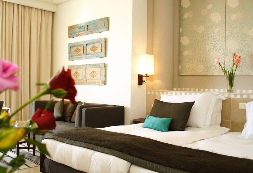 带露台的高档房间, Radisson Blu Palace Resort & Thalasso, Djerba