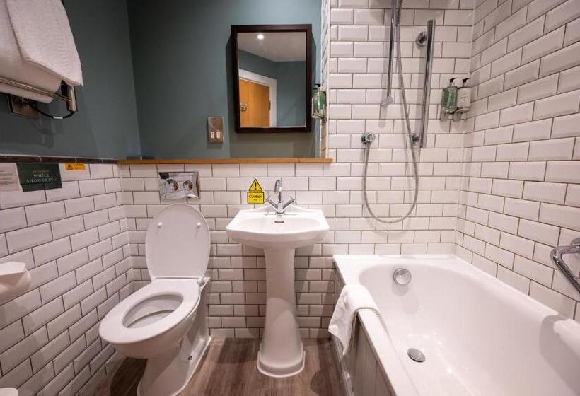 Номер Стандарт, Ely Hotel By Chef & Brewer Collection