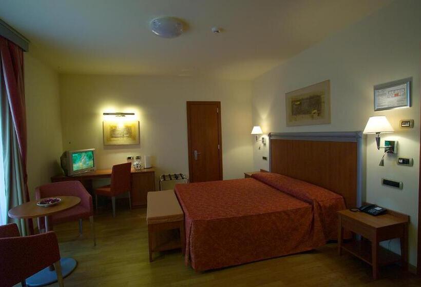 Номер Superior, West Florence