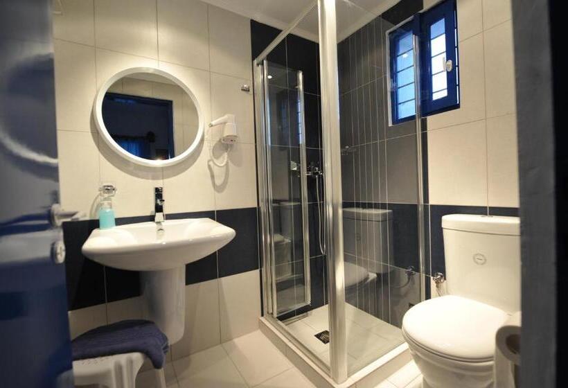 Номер Стандарт Трехместный, John S Rooms & Studios