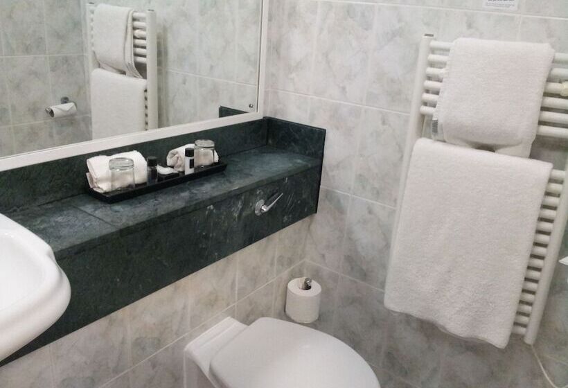 Семейный Номер, Windmill Village Hotel, Golf Club & Spa, Bw Signature Collection