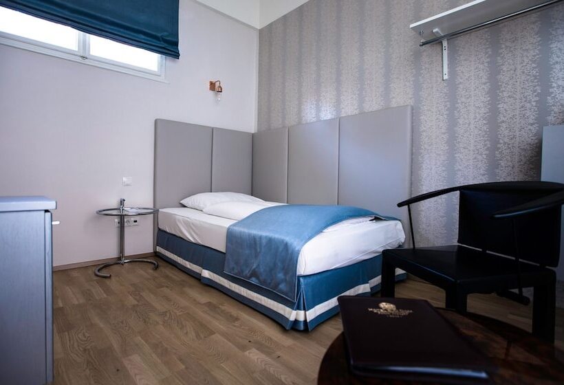标准单人间, Boutique Hotel Dom   Rooms & Suites