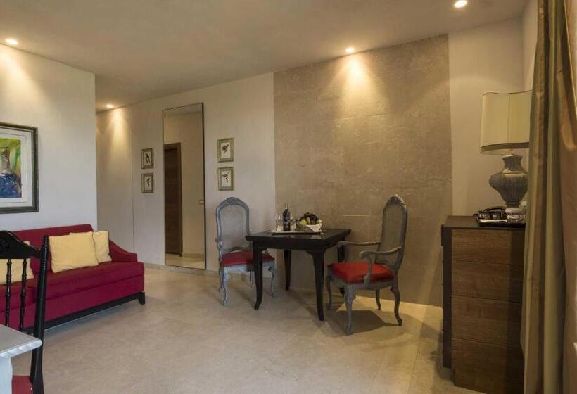 Suite Terasszal, Castello Di Velona Resort, Thermal Spa & Winery