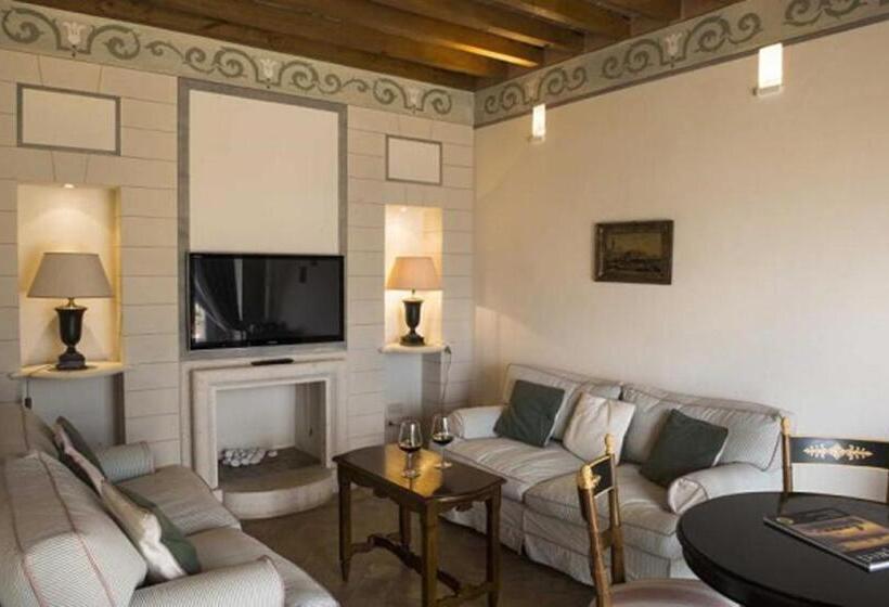 Suite Terasszal, Castello Di Velona Resort, Thermal Spa & Winery