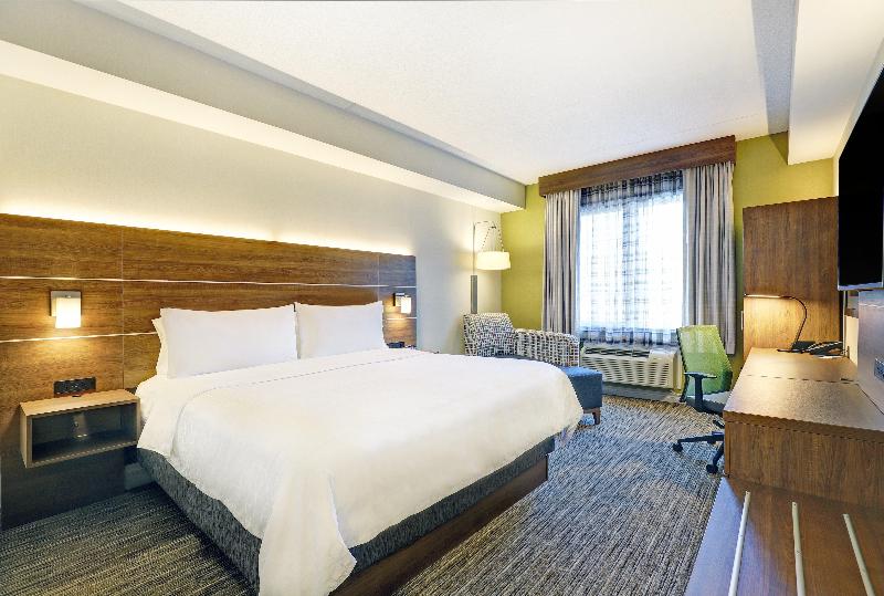اتاق استاندارد با تخت بزرگ, Holiday Inn Express Whitby Oshawa, An Ihg