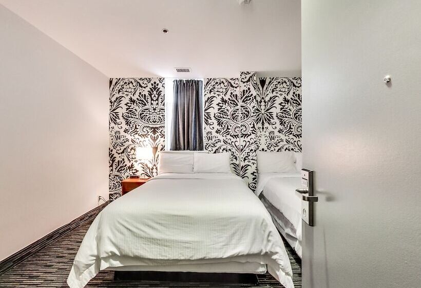 デラックスルーム, Isabella Hotel And Suites