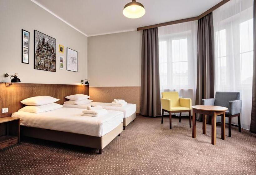 Трехместный Номер Классика, Daniel Griffin Aparthotel By Artery Hotels