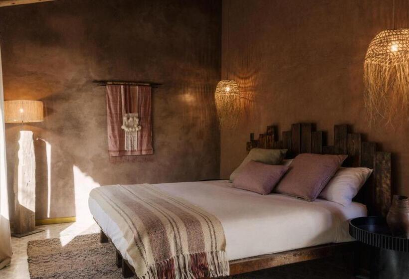 Люкс Deluxe Кровать Кинг, Our Habitas Atacama