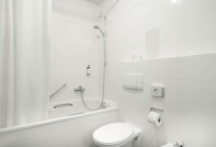 Семейный Номер, Styles Hotel Unterföhring