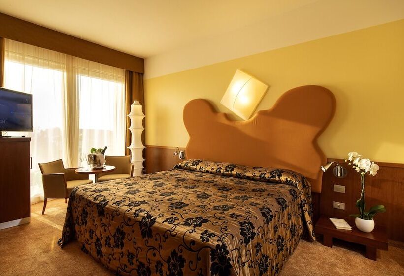 스위트, Color Hotel Style, Design & Gourmet