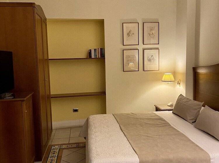 Habitación Estándar, Akropolis  Museum