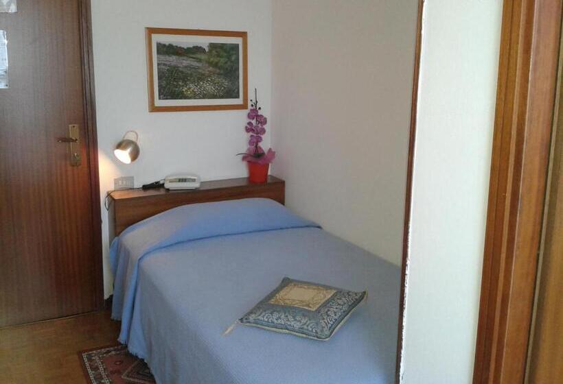 اتاق استاندارد یک نفره, Garden Hotel Tabiano