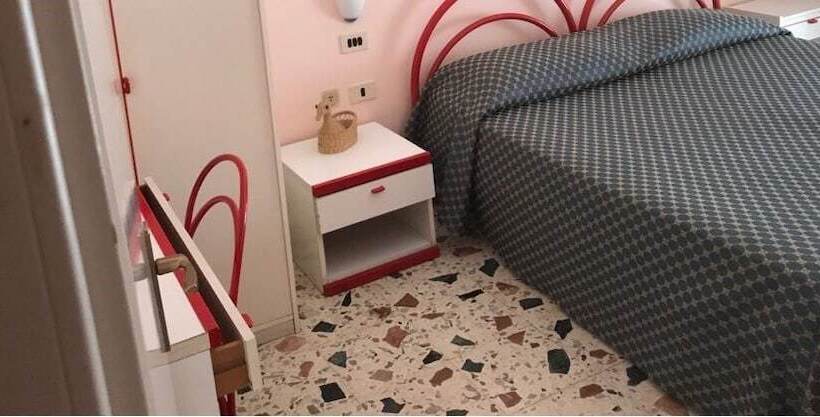 Номер Стандарт, Cinquestelle Albergo Del Centro Storico