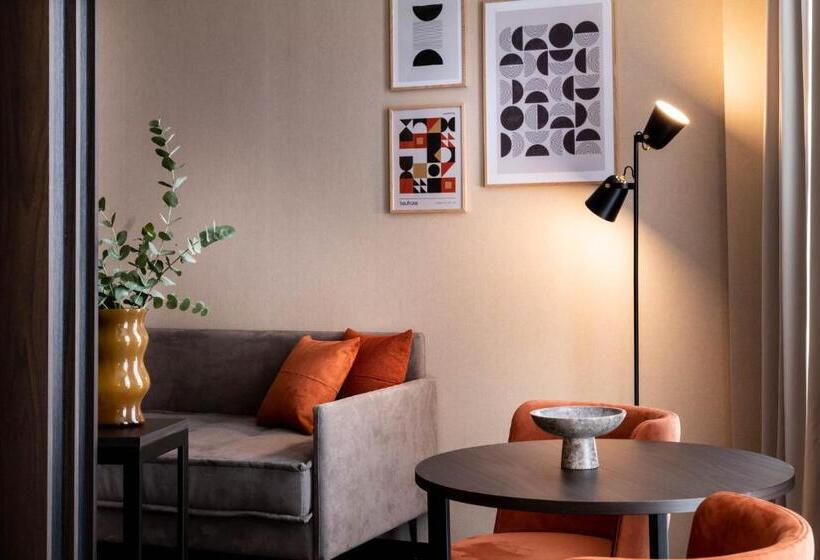 جناح مزود بجاكوزى, Litta Palace Milano