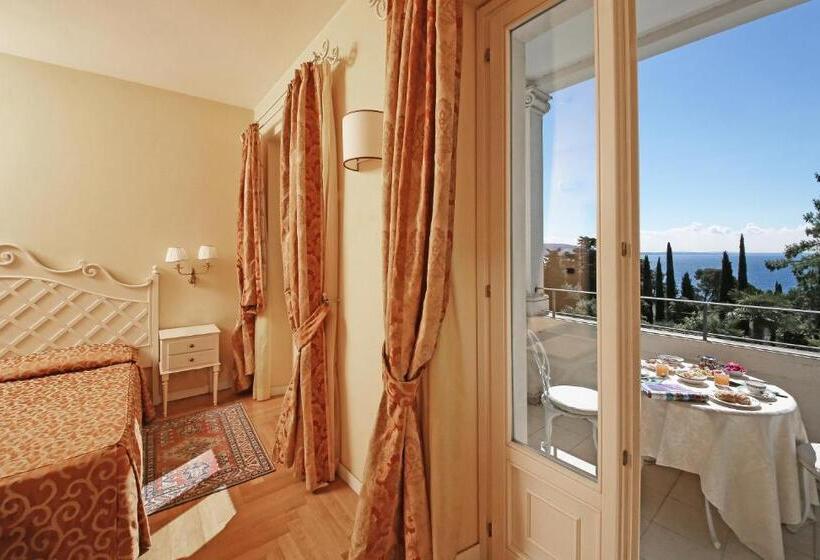 Номер Deluxe Вид на Озеро, Villa Sofia