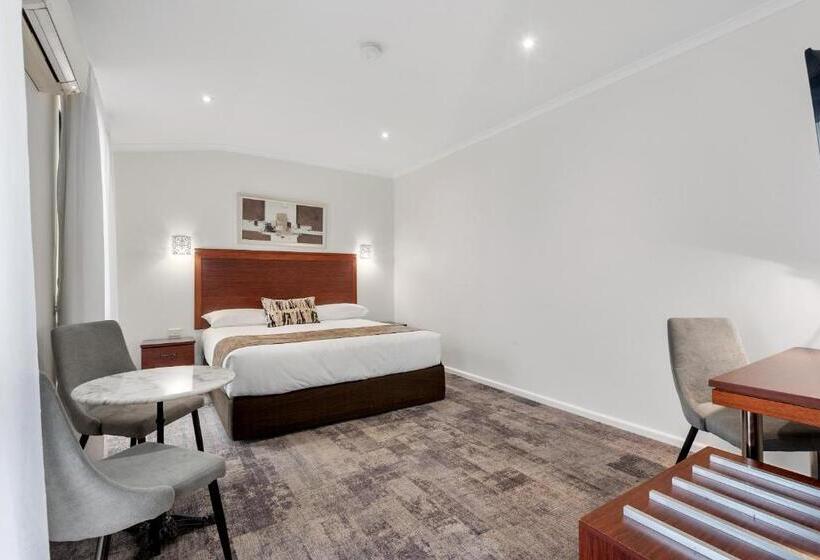 带大床的豪华间, Comfort Inn Deakin Palms