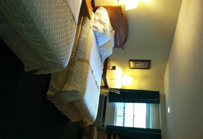 Номер Стандарт 2 Двуспальные Кровати, Lake Chatuge Lodge