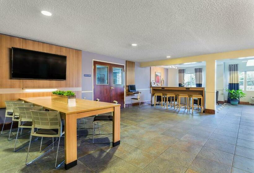 Люкс, Microtel Inn & Suites By Wyndham Lillington/campbell University