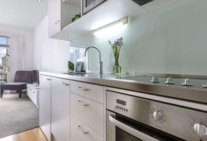 스탠다드 스튜디오, Auckland Harbour Suites