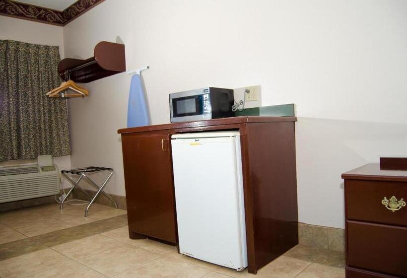 Номер Стандарт, Texas Inn And Suites City Center At University Dr