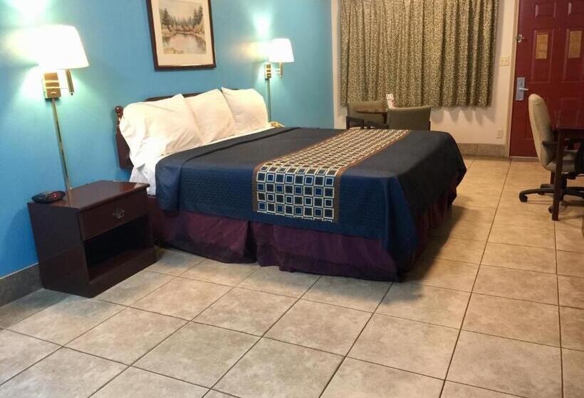 Номер Deluxe Кровать Кинг, Texas Inn And Suites City Center At University Dr