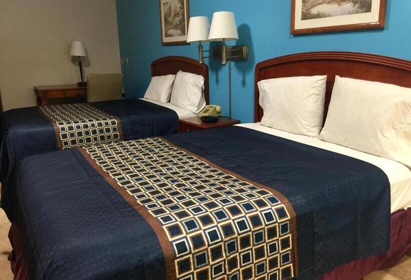 Номер Стандарт, Texas Inn And Suites City Center At University Dr