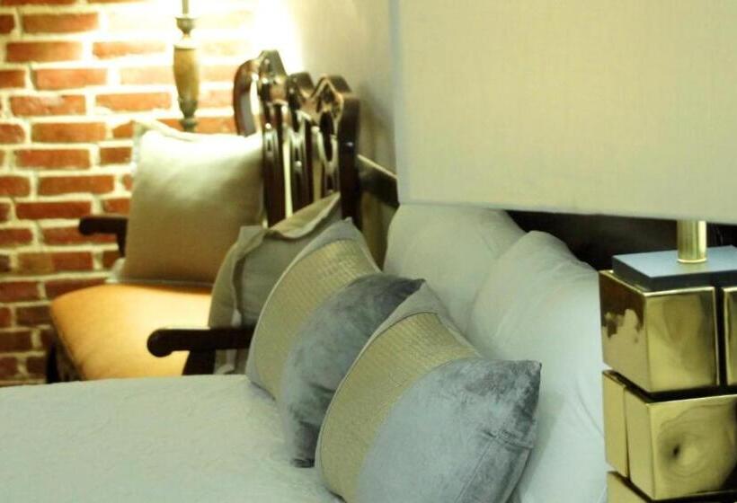 Deluxe Junior Suite, Platino Hotel & Casino