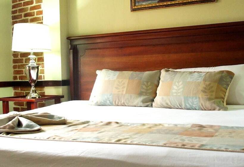 Executive Kamer, Platino Hotel & Casino