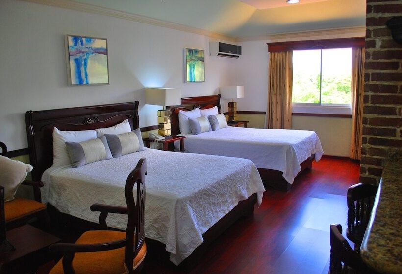 Deluxe Junior Suite, Platino Hotel & Casino