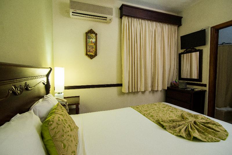 Executive Kamer, Platino Hotel & Casino