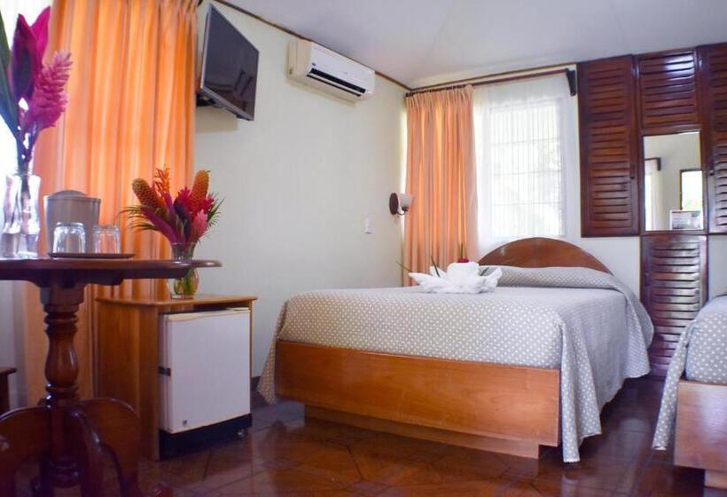 带2个双人床的标准工作室, Arenal Country Inn