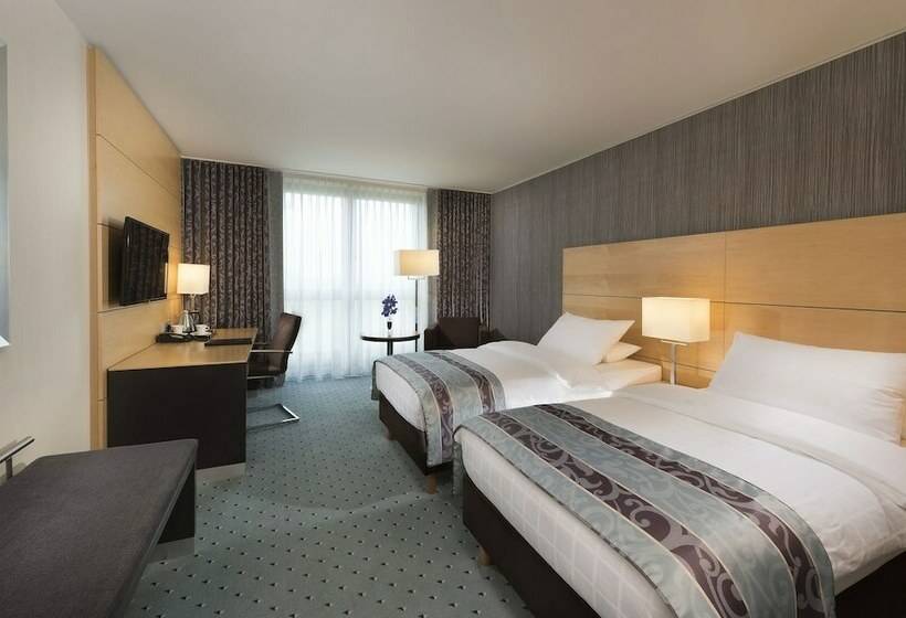 Классический Номер, Maritim Hotel Düsseldorf