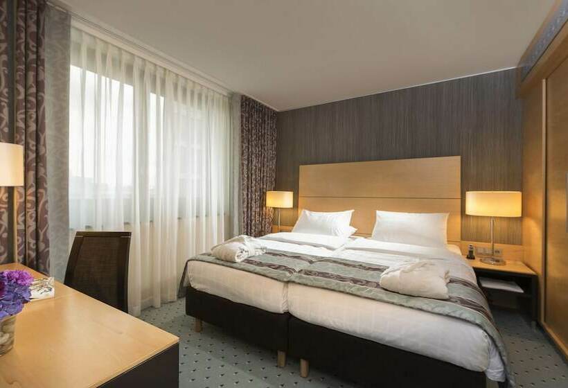 Полулюкс, Maritim Hotel Düsseldorf