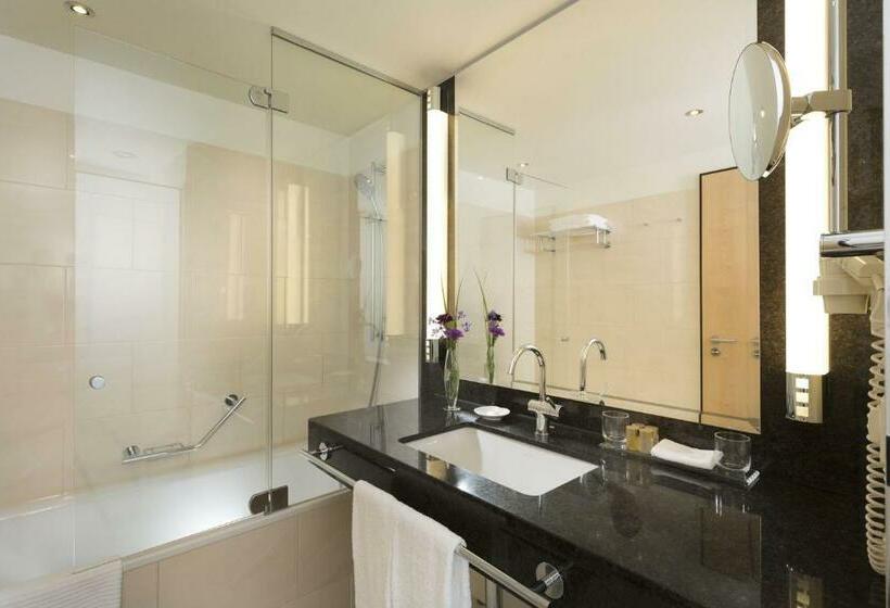 Номер Superior, Maritim Hotel Düsseldorf