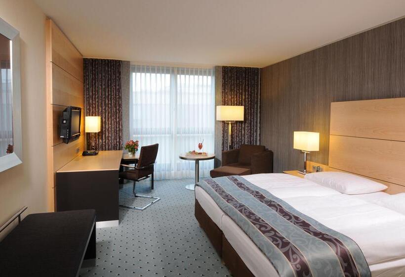 Номер Superior, Maritim Hotel Düsseldorf