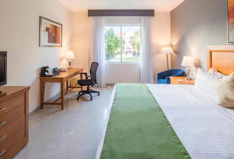 Habitació Estàndard Llit King Adaptada per a persones amb mobilitat reduïda, Wyndham Garden Playa Del Carmen