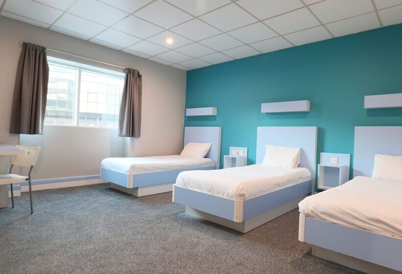 标准三人间, Citrus Hotel Cardiff By Compass Hospitality