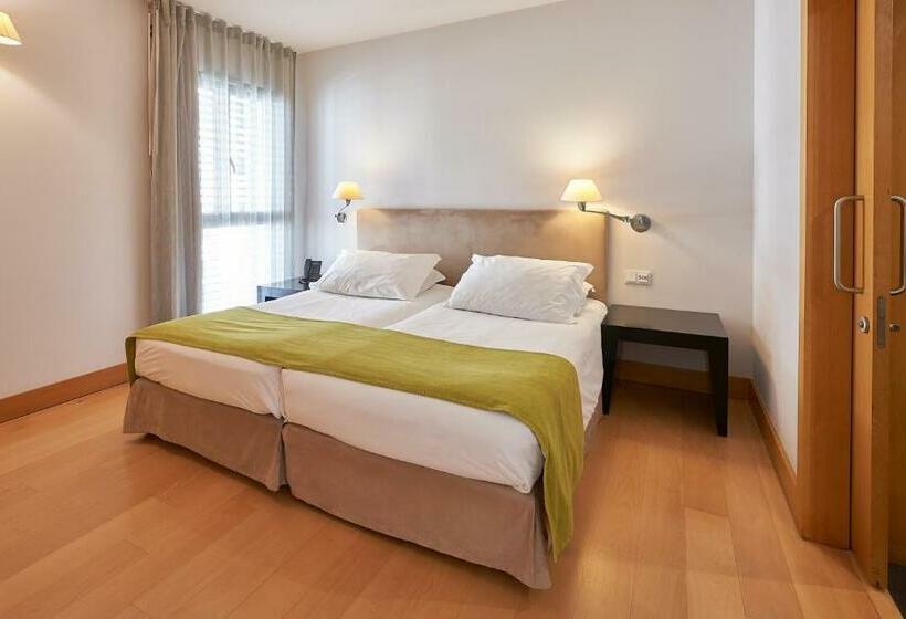 Апартаменты 1 Спальня Боковой Вид на Море, Golden Residence