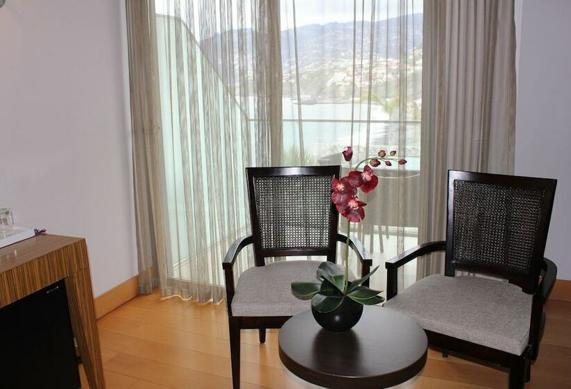 Номер Стандарт Боковой Вид на Море, Golden Residence