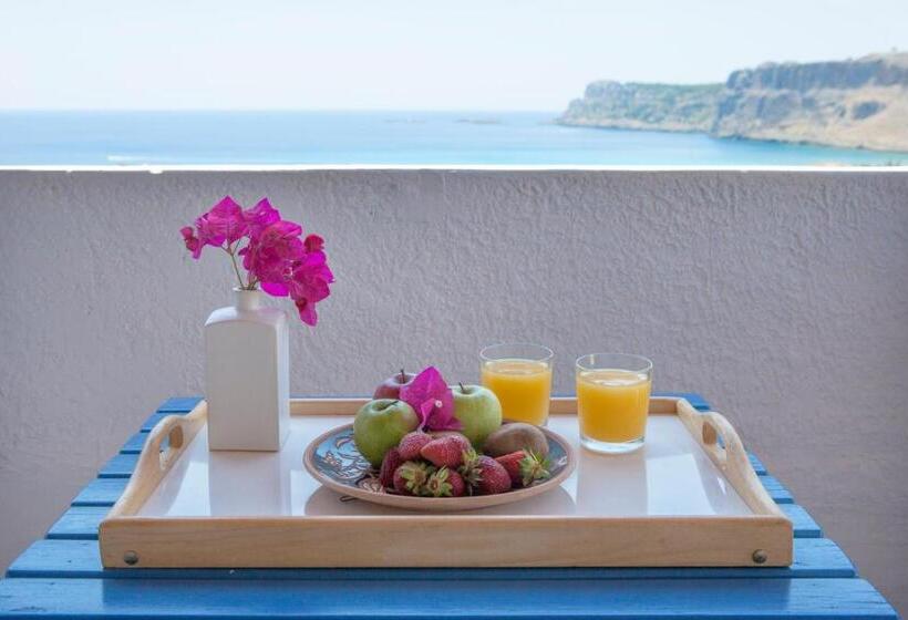 اتاق کلاسیک چهارنفره, Lindos Sun