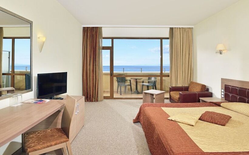 Номер Стандарт Вид на Парк, Sol Nessebar Palace All Inclusive