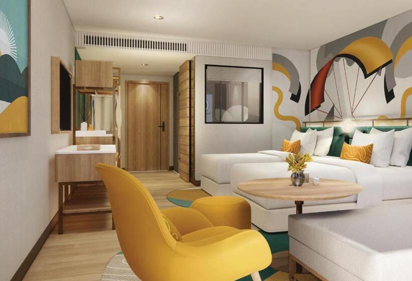 اتاق استاندارد با چشم‌انداز استخر, M Social Hotel Phuket