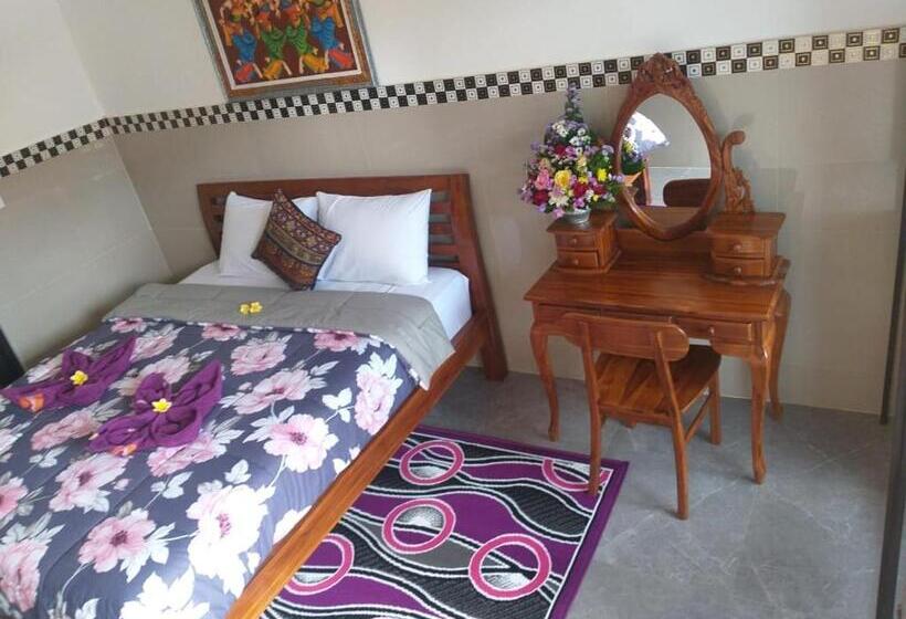 غرفة قياسية مطلّة علي حمام السباحة, Dados Guest House