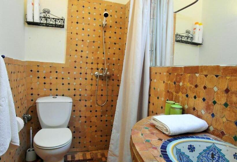 Номер Стандарт, Christina's House