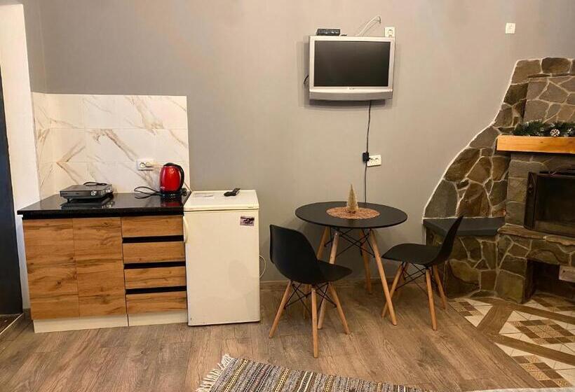 Номер Superior, Khatky Na Penkakh