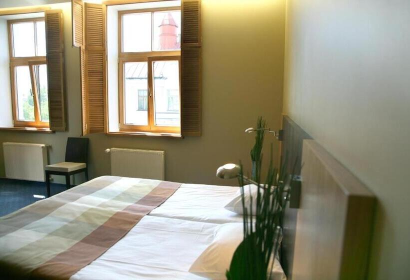 Habitación Estándar, Hanza
