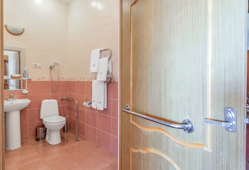 Habitación Familiar, Ukraine